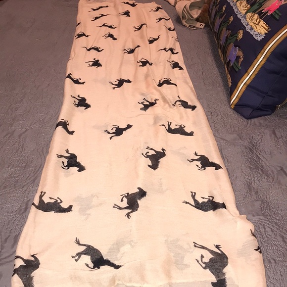 Cute lightweight running horse scarf. - Picture 5 of 5